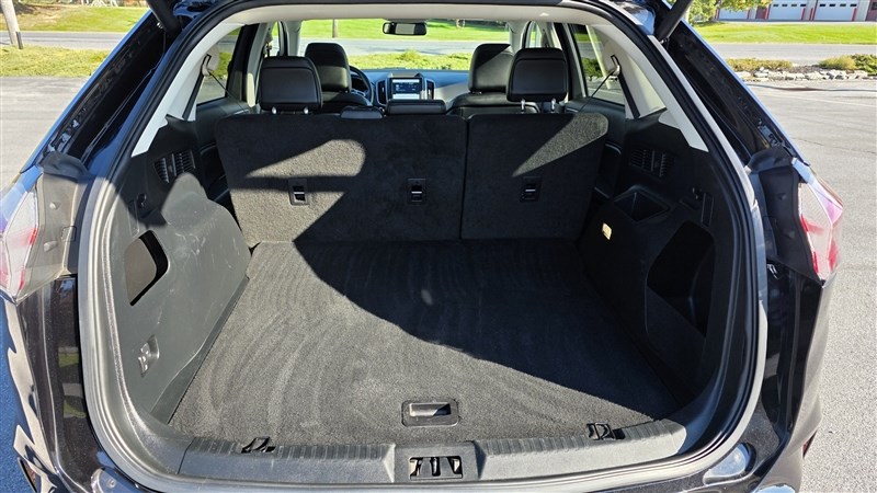 2023 FORD EDGE photo 16 of 41