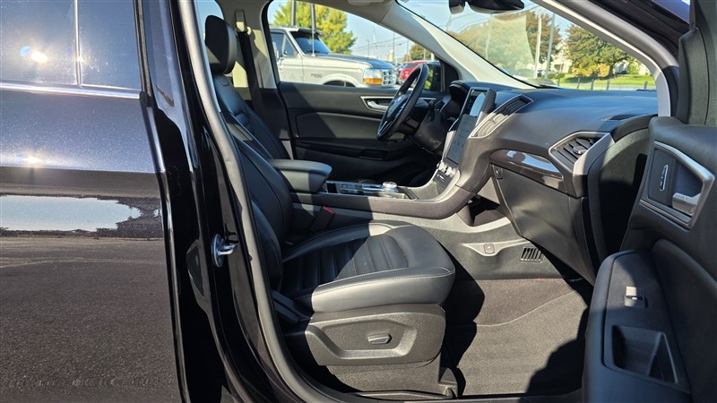 2023 FORD EDGE photo 20 of 41