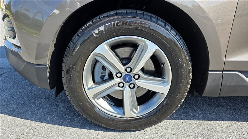 2019 FORD EDGE photo 11 of 34