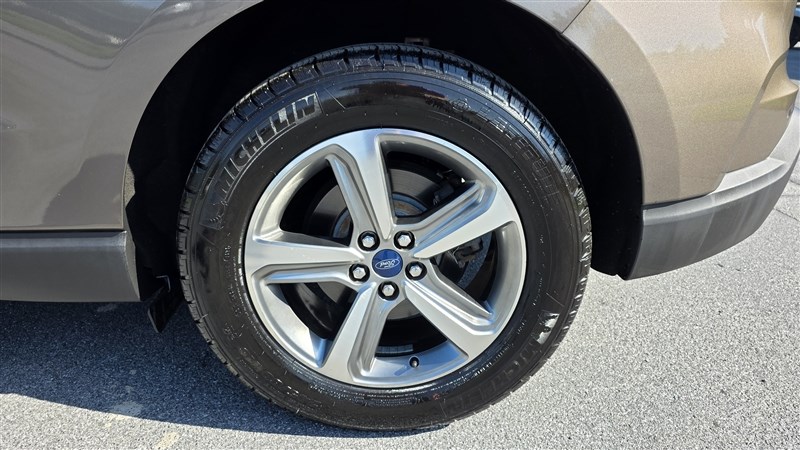 2019 FORD EDGE photo 12 of 34