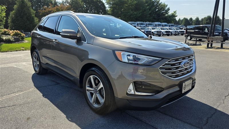 2019 FORD EDGE photo 2 of 34