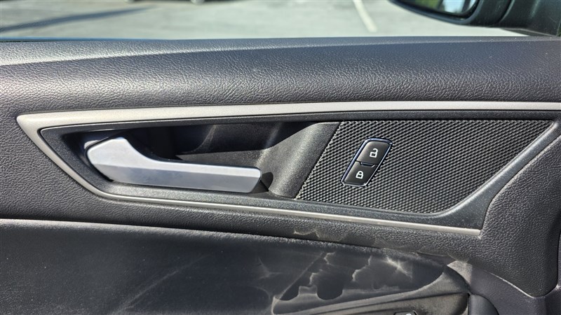 2019 FORD EDGE photo 20 of 34