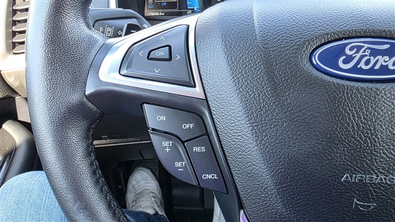 2019 FORD EDGE photo 25 of 34