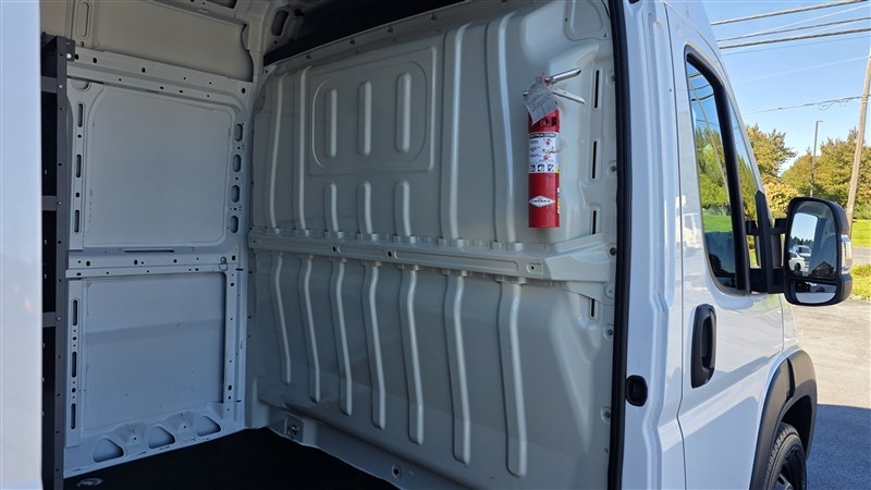 2023 RAM PROMASTER 2500 photo 17 of 31