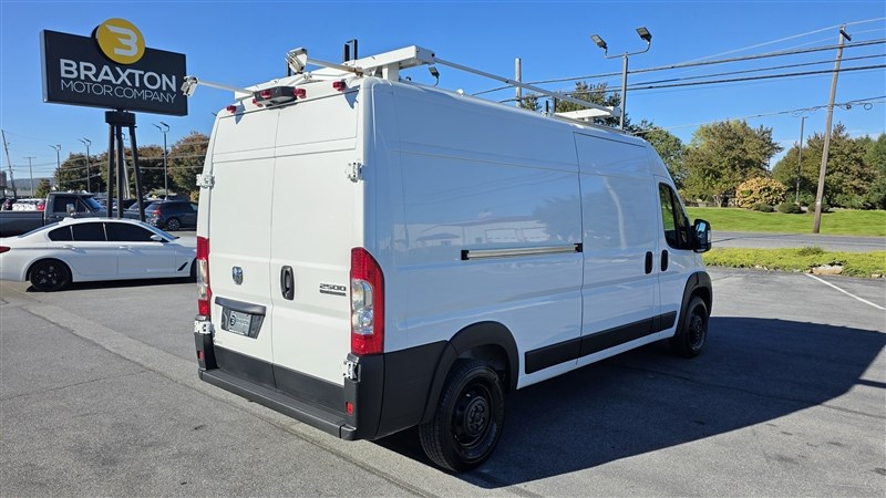 2023 RAM PROMASTER 2500 photo 8 of 31