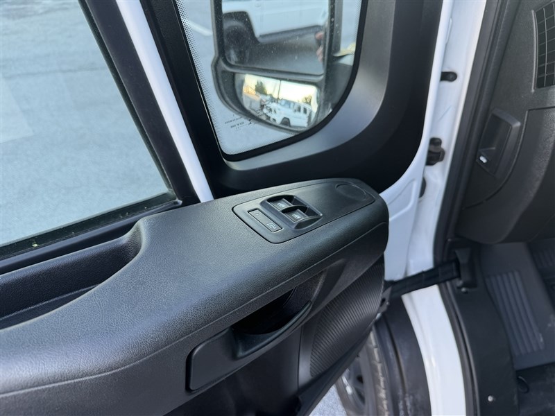2023 RAM PROMASTER 2500 photo 7 of 26