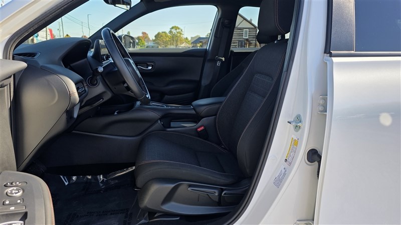 2023 HONDA HR-V photo 13 of 36
