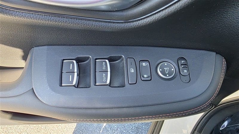 2023 HONDA HR-V photo 19 of 36