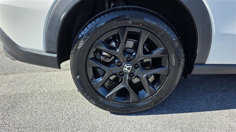2023 HONDA HR-V photo 9 of 36