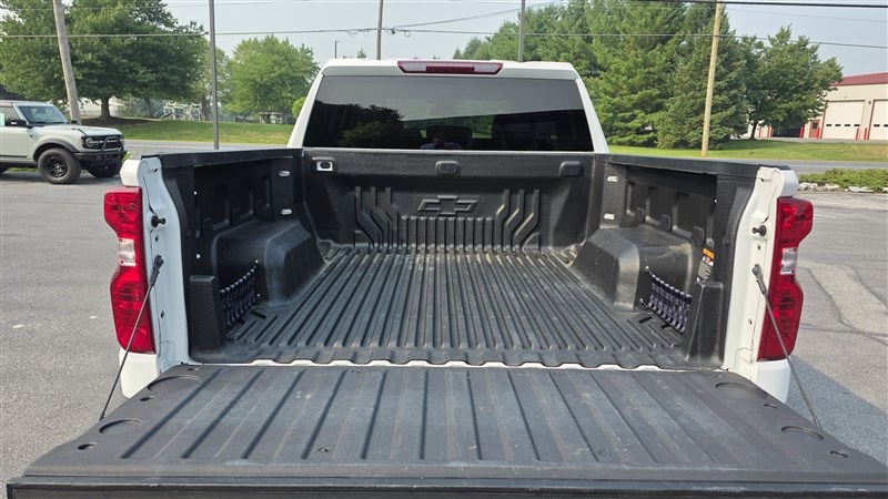 2024 CHEVROLET SILVERADO photo 15 of 33