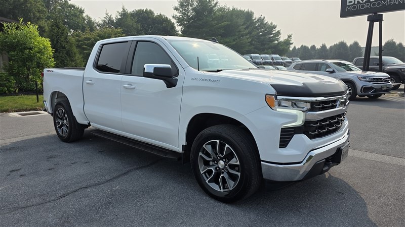 2024 CHEVROLET SILVERADO photo 2 of 33