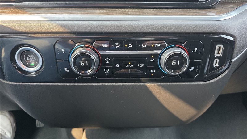 2024 CHEVROLET SILVERADO photo 32 of 33