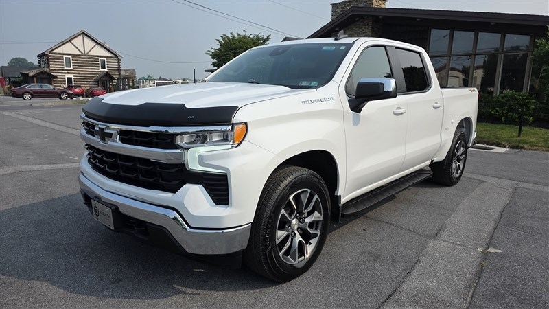 2024 CHEVROLET SILVERADO photo 4 of 33