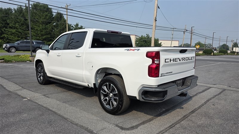 2024 CHEVROLET SILVERADO photo 6 of 33
