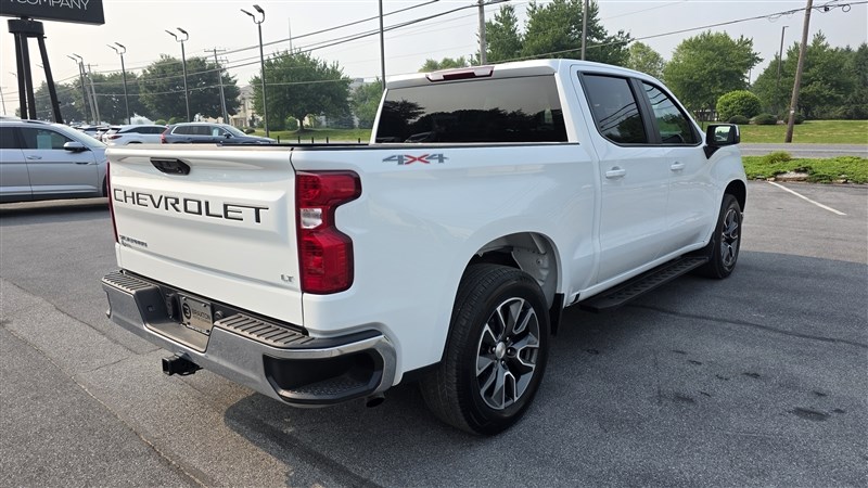 2024 CHEVROLET SILVERADO photo 8 of 33