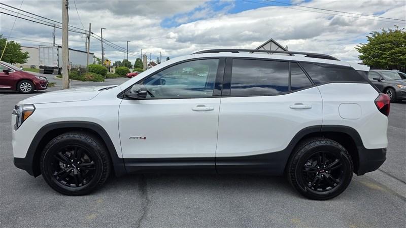 2023 GMC TERRAIN AT4 - 4