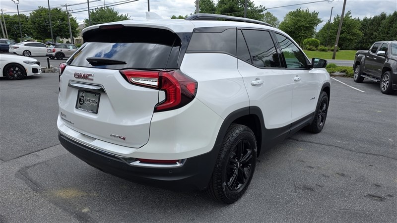 2023 GMC TERRAIN AT4 - 7