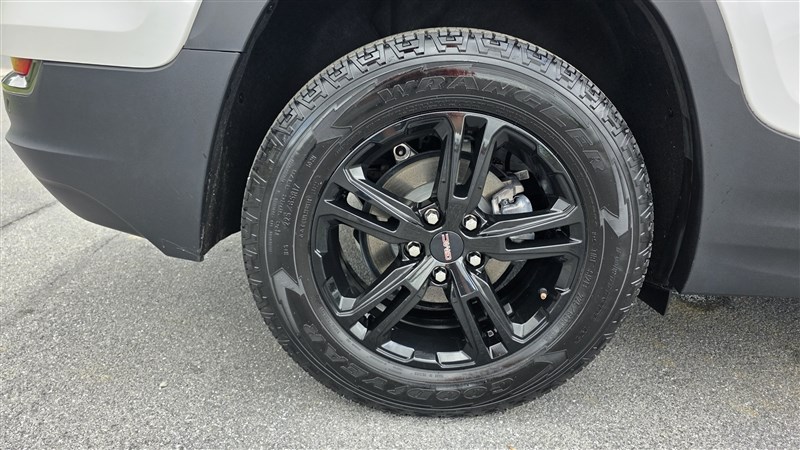 2023 GMC TERRAIN AT4 - 8