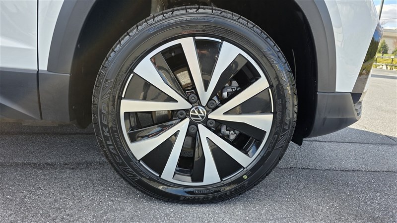2023 VOLKSWAGEN TAOS SE 4Motion - 9