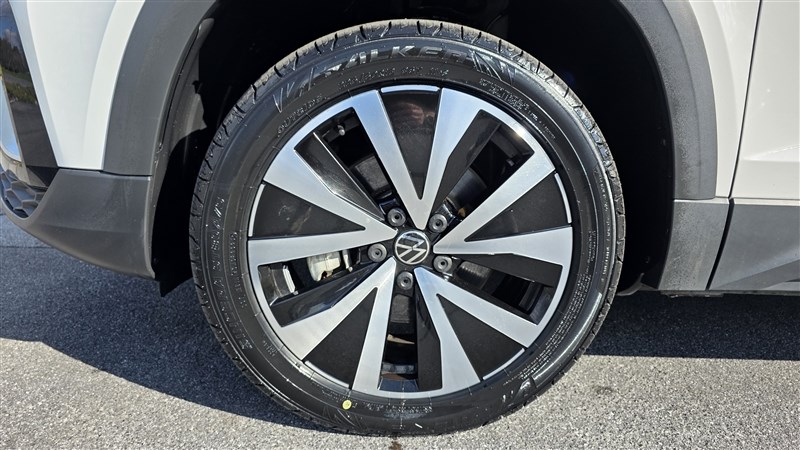 2023 VOLKSWAGEN TAOS SE 4Motion - 10