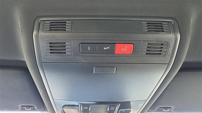 2016 VOLKSWAGEN GTI photo 36 of 36