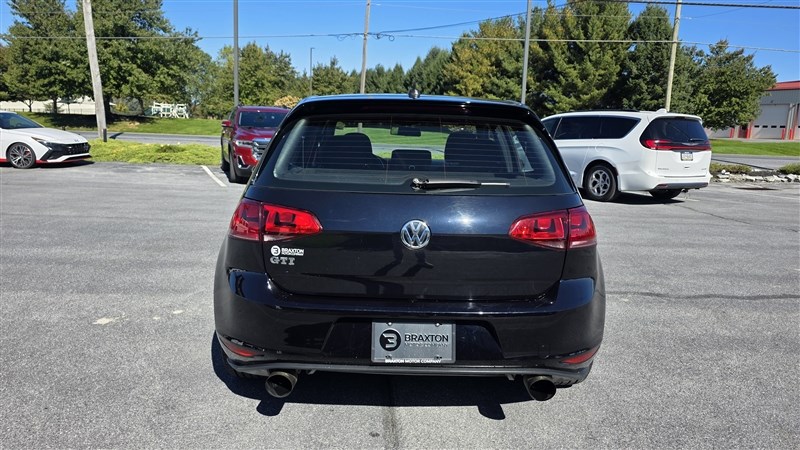 2016 VOLKSWAGEN GTI photo 7 of 36