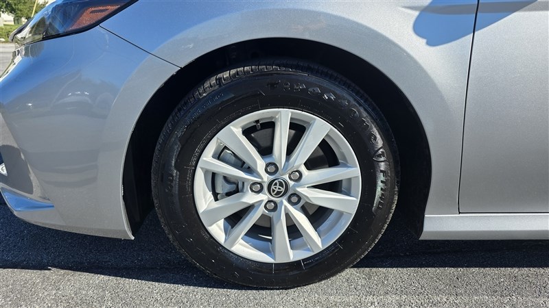 2026 TOYOTA CAMRY photo 11 of 36