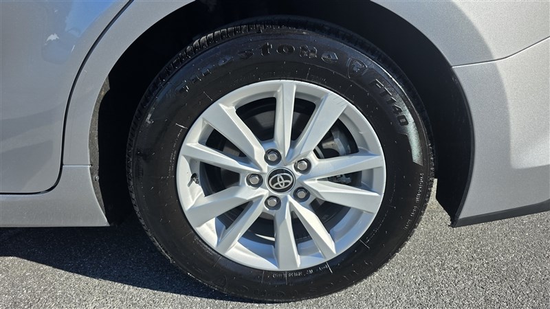 2026 TOYOTA CAMRY photo 12 of 36