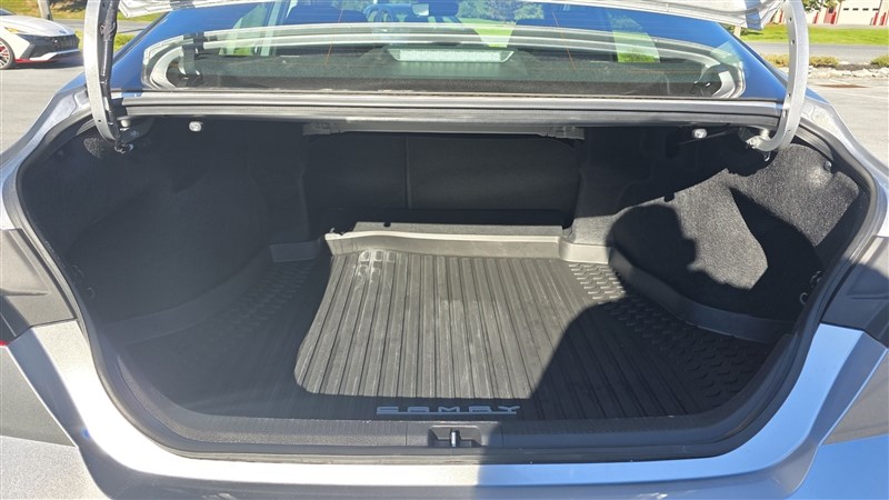 2026 TOYOTA CAMRY photo 15 of 36