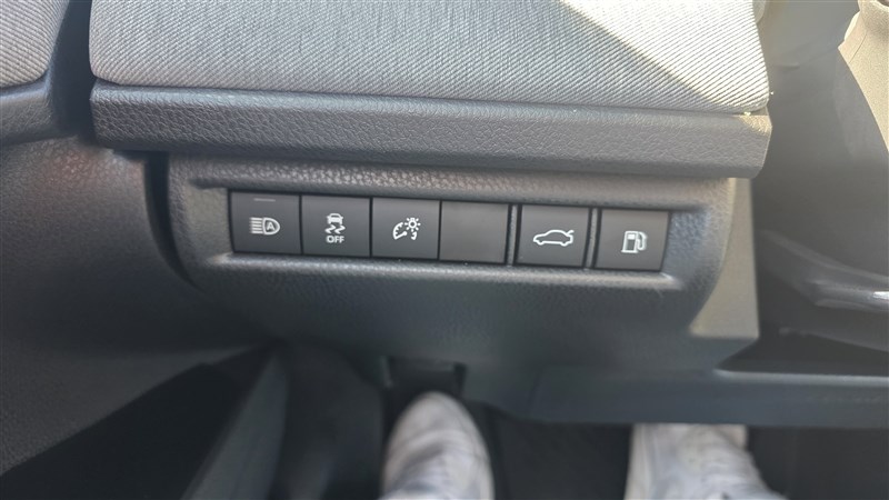 2026 TOYOTA CAMRY photo 20 of 36
