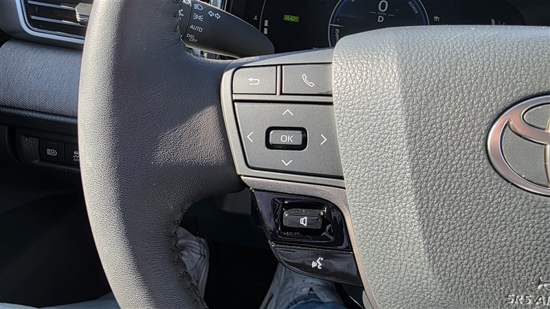 2026 TOYOTA CAMRY photo 25 of 36
