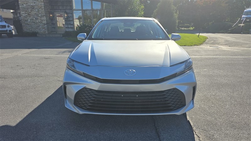 2026 TOYOTA CAMRY photo 3 of 36