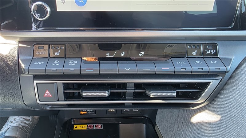 2026 TOYOTA CAMRY photo 34 of 36