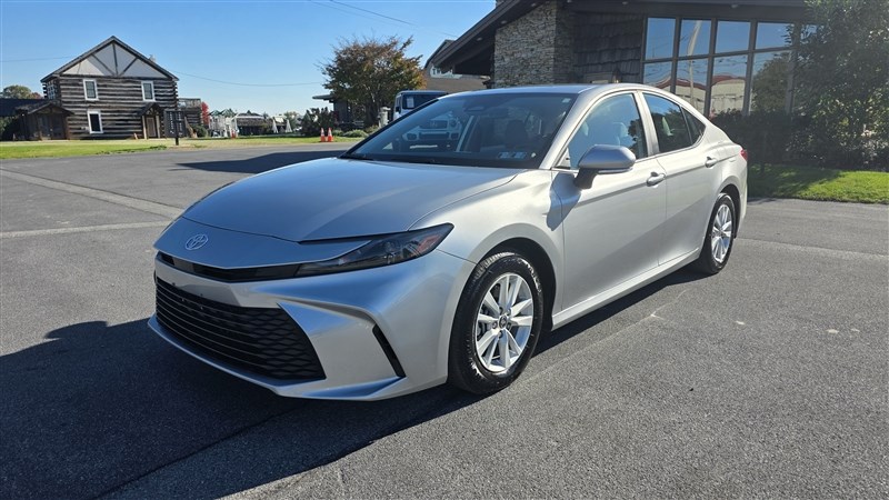 2026 TOYOTA CAMRY photo 4 of 36