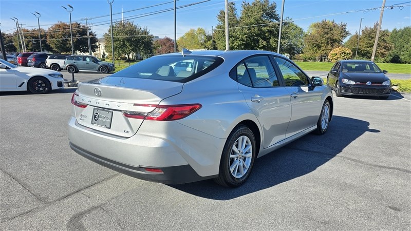 2026 TOYOTA CAMRY photo 8 of 36