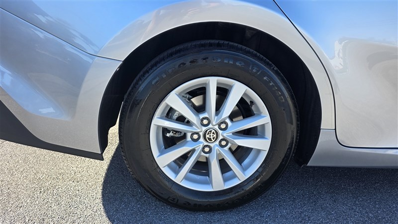 2026 TOYOTA CAMRY photo 9 of 36