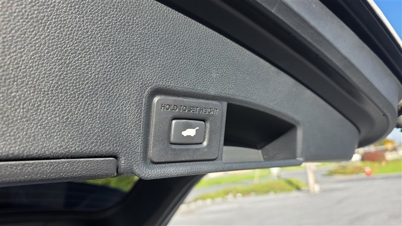 2021 ACURA RDX photo 16 of 37