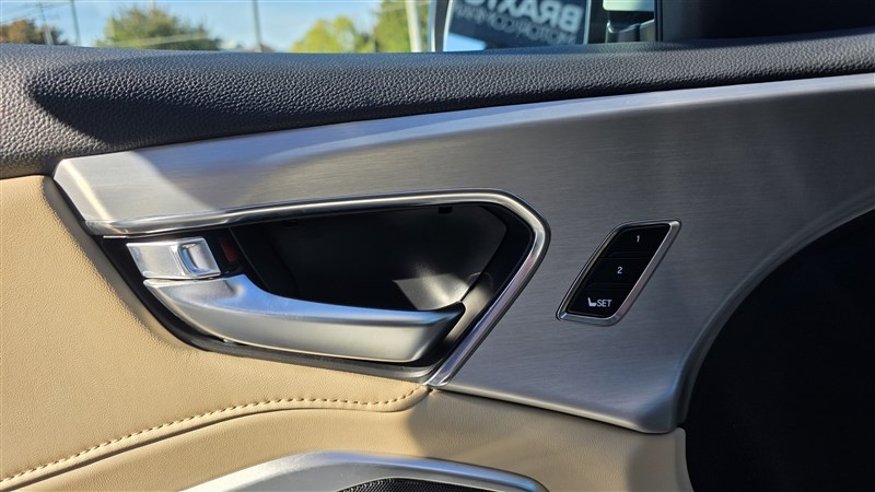 2021 ACURA RDX photo 21 of 37