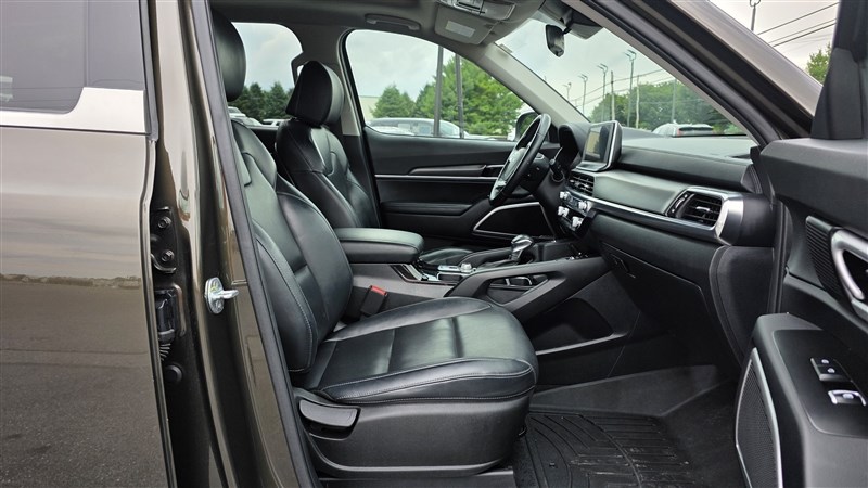 2022 KIA TELLURIDE photo 20 of 38
