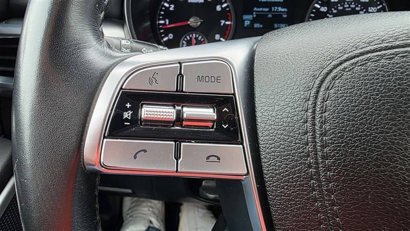 2022 KIA TELLURIDE photo 28 of 38