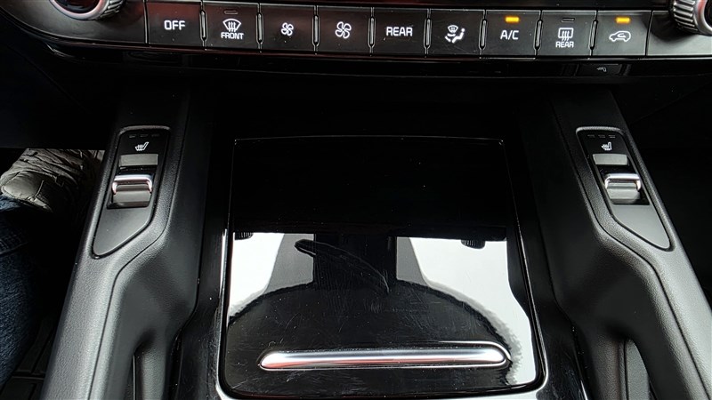 2022 KIA TELLURIDE photo 36 of 38