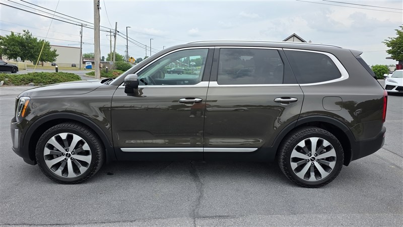 2022 KIA TELLURIDE photo 5 of 38
