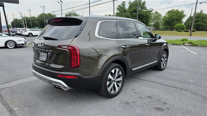 2022 KIA TELLURIDE photo 8 of 38