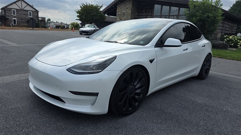 2023 TESLA MODEL 3 PERFORMANCE - 3