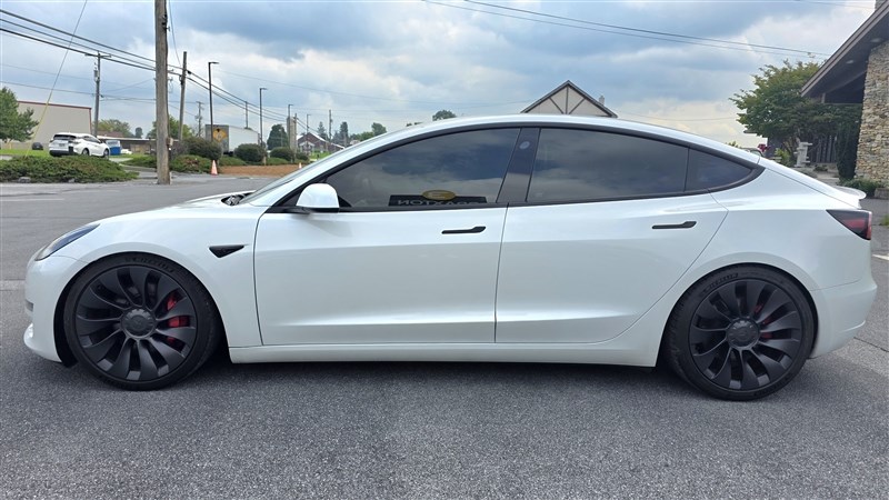 2023 TESLA MODEL 3 PERFORMANCE - 4