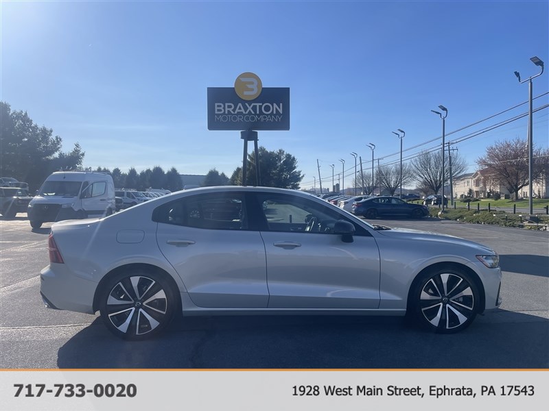 BIRCH 2022 Volvo S60 B5 Momentum AWD Sedan All-Wheel Drive