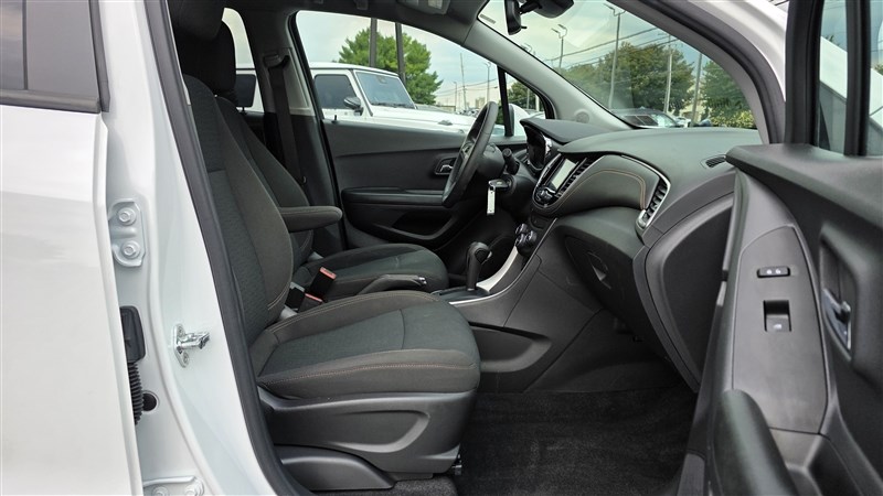 2022 CHEVROLET TRAX photo 16 of 30