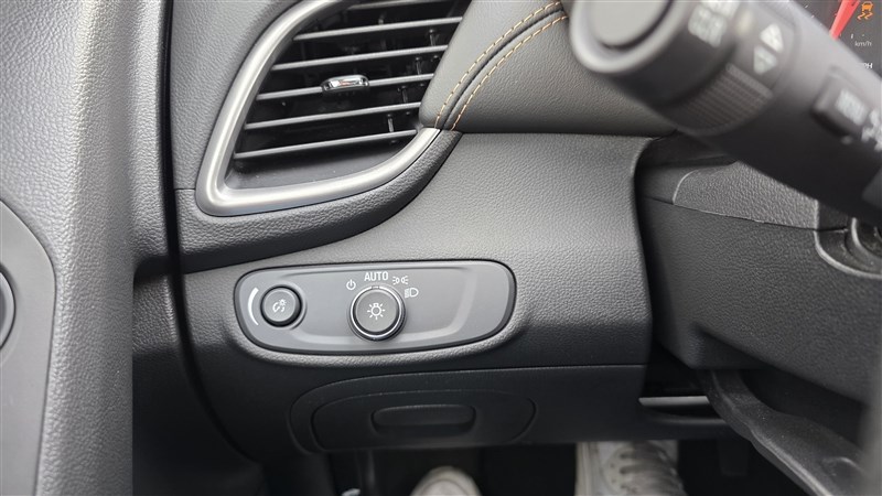 2022 CHEVROLET TRAX photo 18 of 30