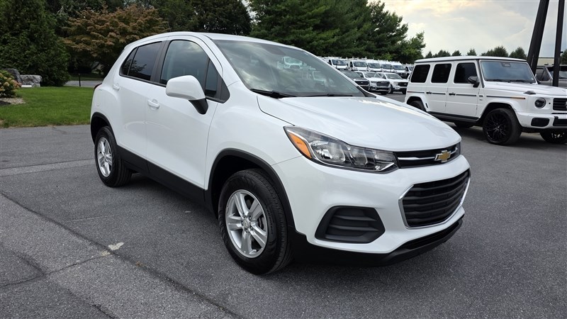 2022 CHEVROLET TRAX photo 2 of 30