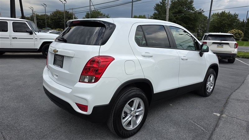 2022 CHEVROLET TRAX photo 8 of 30